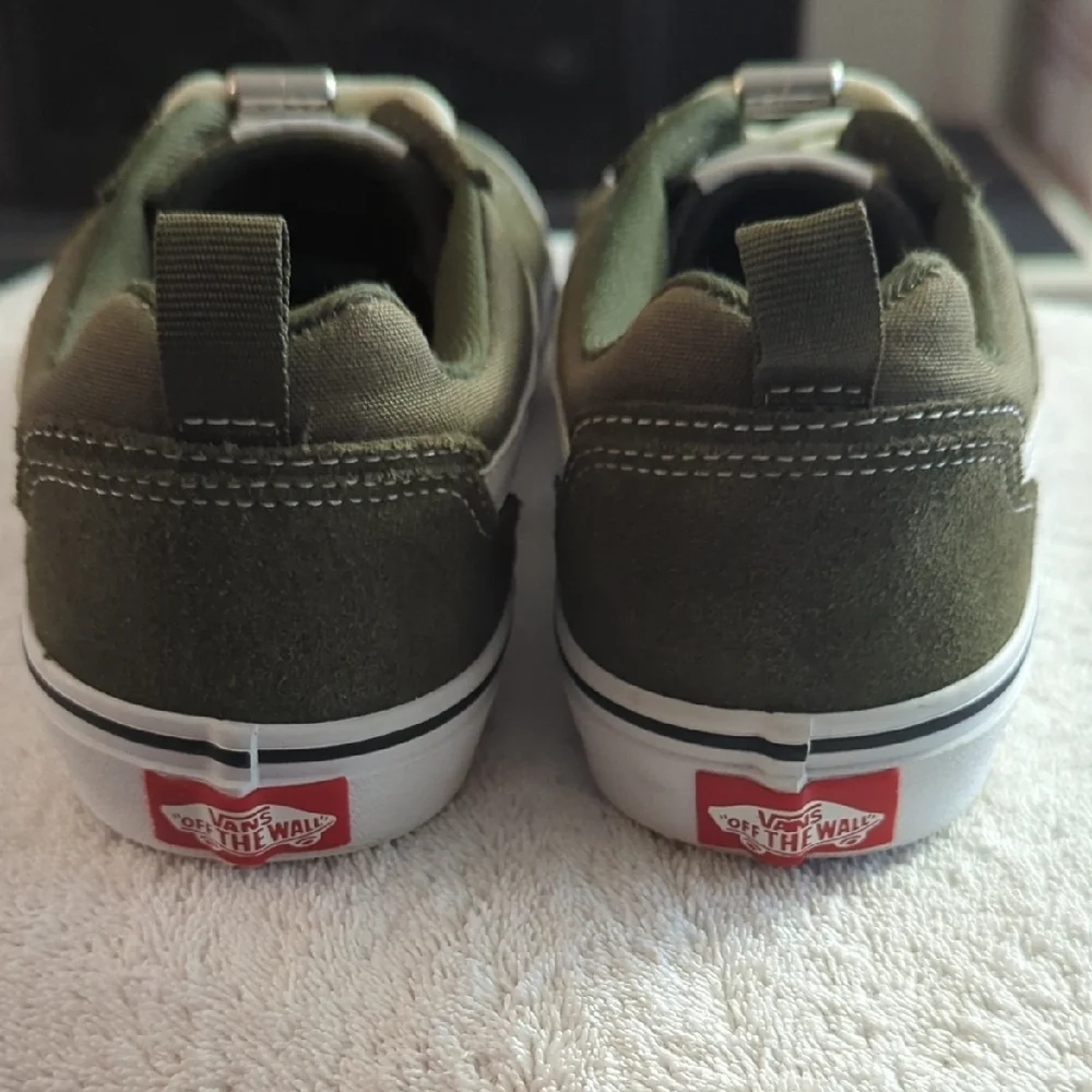 Vans Youth 7 Olive and White Filmore  Seuade Sneakers....